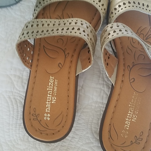 Naturalizer N5 Comfort Sandals - Picture 4 of 5
